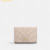  Ví Gập Coach Card Holder Wallet In Blocked Signature Canvas Sand CZ446 