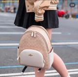  Balo Coach Women's Court Backpack In Signature Canvas Gold Sand Chalk CZ176 