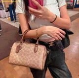  Túi Trống Coach Rowan Satchel Bag In Signature Canvas CV961 Nâu Logo 