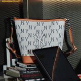  Túi Bucket MLB Big Classic Monogram Jacquard New Bucket Bag New York Yankees Cream 3ABML023N-50CRS Trắng Kem 