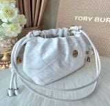  Túi Đeo Chéo Tory Burch Willa Quilted Smooth Leather E/W Drawstring Bag White 166183 