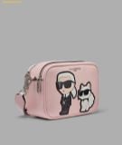  Túi Đeo Chéo Karl Lagerfeld Paris Maybelle Camera Patch Applique Crossbody Bag LH4ES9BJ Light Pink 