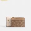  Ví Gập Coach Card Holder Wallet In Blocked Signature Canvas Sand CZ446 
