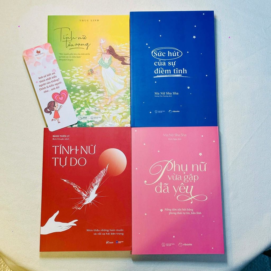 Combo sách: Tính Nữ Tỏa Rạng + Tính Nữ Tự Do-Nhìn Thấu Những Ham Muốn Và Nỗi Sợ Hãi Bên Trong + Sức Hút Của Sự Điềm Tĩnh + Phụ Nữ Vừa Gặp Đã Yêu-Nâng Tầm Sức Hút Bằng Phong Thái Tự Tin, Bản Lĩnh