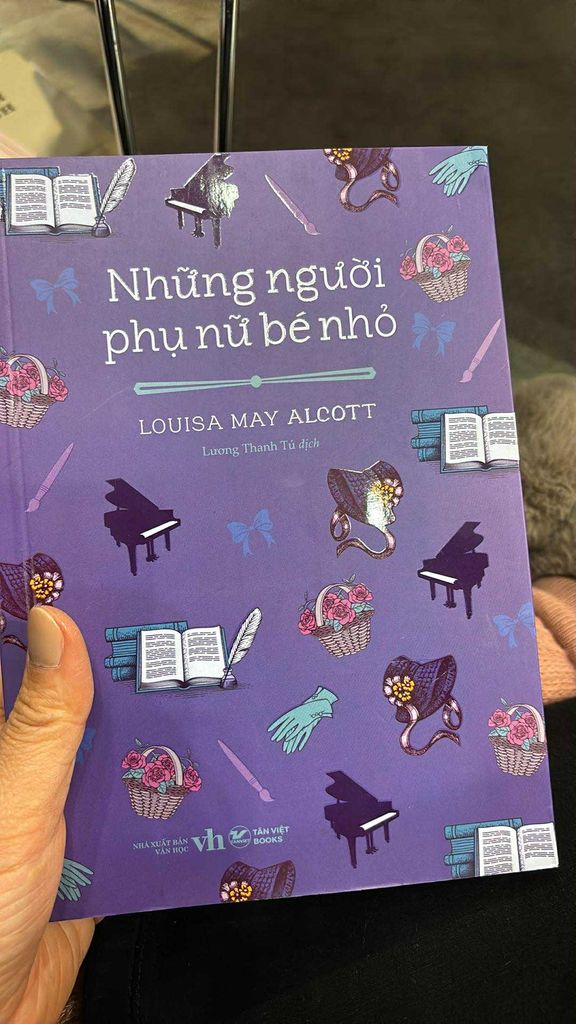 Những Người Phụ Nữ Bé Nhỏ