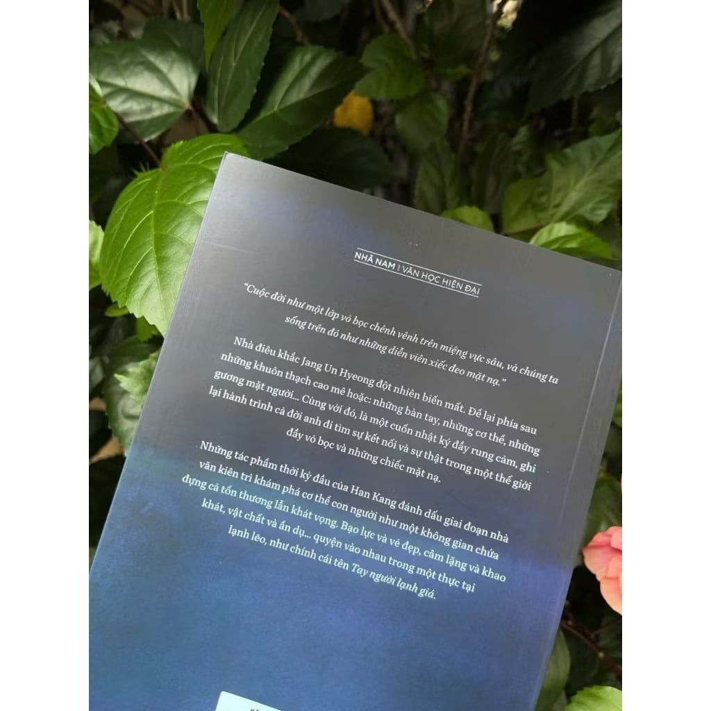 Tay Người Lạnh Giá – Han Kang