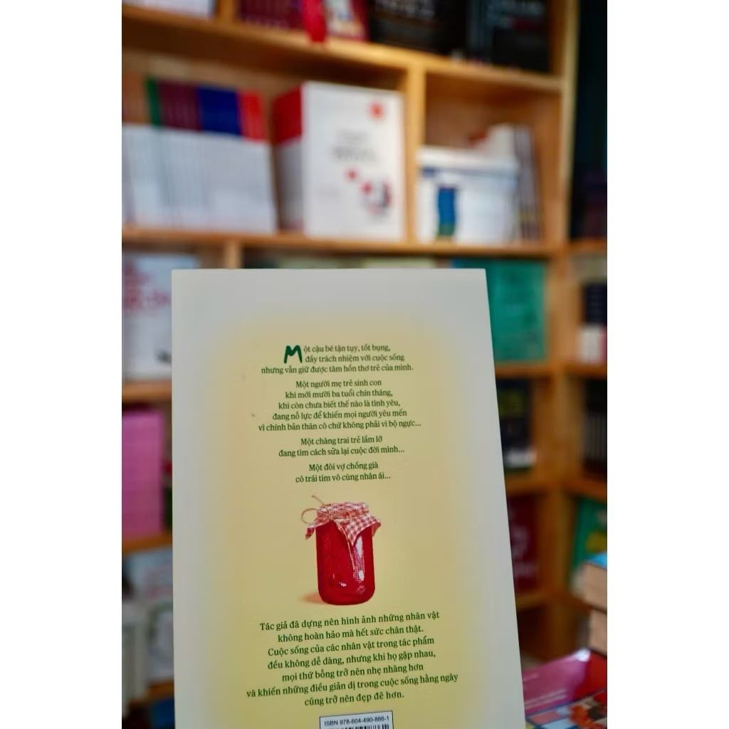 KẺ TRỘM CÀ CHUA - tiểu thuyết