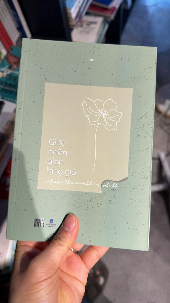 Sách Where The World Is Still - Giữa Nhân Gian Lặng Gió