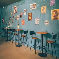 Ghế Bar Lưng Tựa Sắt