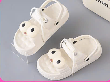  SANDAN NHẸ 8125 MẮT LỒI LAIKA 489 - TRẮNG - TRUNG 