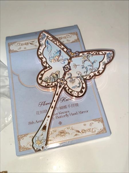 Gương cầm tay Flower Knows Butterfly 11.5 x 17cm