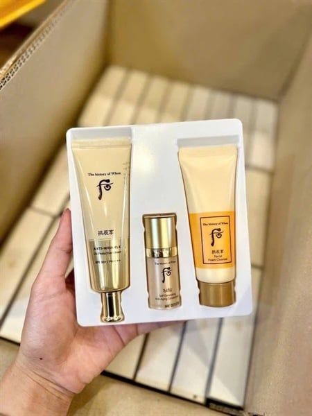 Set 3 Kem Chống Nắng The Whoo UV Ultimate Anti Wrinkle Sunscreen Special SPF50+ PA4+ (Kcn 70ml + Srm 40ml + Serum 8ml)