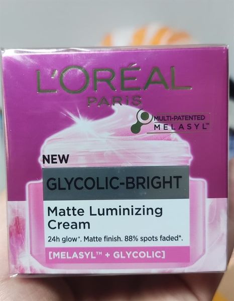 Kem Dưỡng Sáng Da Loreal Paris Glycolic-Bright Matte Luminizing Cream 30ml (01/2029).