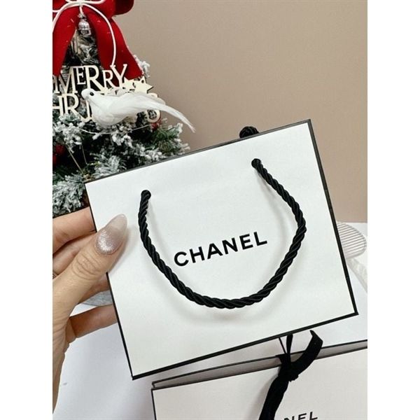 Túi Giấy Chanel (Tặng Kèm Khi Mua Kem Nền)