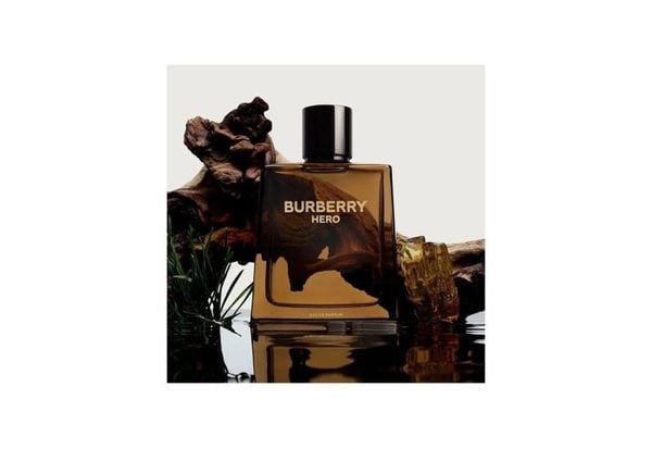 Nước Hoa Burberry Hero Parfum Natural Spray Vaporisateur (10/2029)