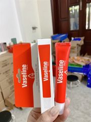Son dưỡng C2Y Vaseline Deep Moisture Lip Essence (22/09/2028)