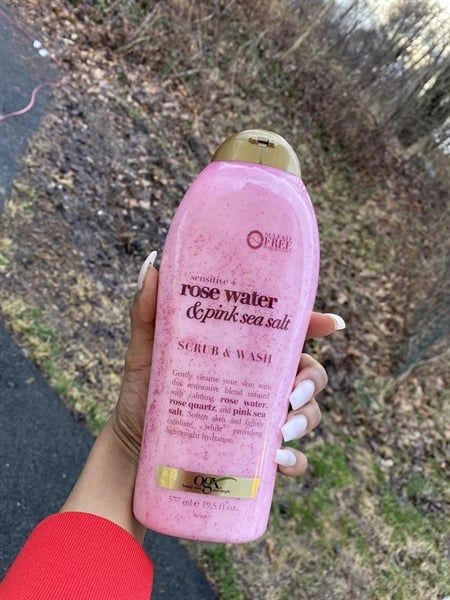 Sữa Tắm Tẩy TBC Ogx Scrub & Wash 577ml