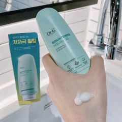 Tẩy Tế Bào Chết Dạng Gel Dịu Nhẹ, Làm Sáng Da Dr.G Brightening Peeling Gel 120g