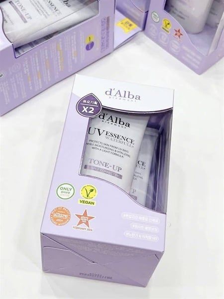 Set 2 Kem Chống Nắng d'Alba UV Essence Waterfull Tone Up Sun Cream 50ML (2/2028)
