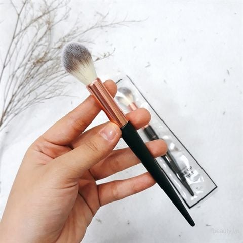 M27 - Cọ Phủ Phấn & Má Hồng Đầu Tròn Vacosi Blush & Powder Brush