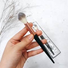 M27 - Cọ Phủ Phấn & Má Hồng Đầu Tròn Vacosi Blush & Powder Brush