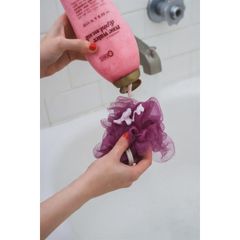 Sữa Tắm Tẩy TBC Ogx Scrub & Wash 577ml