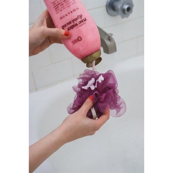 Sữa Tắm Tẩy TBC Ogx Scrub & Wash 577ml