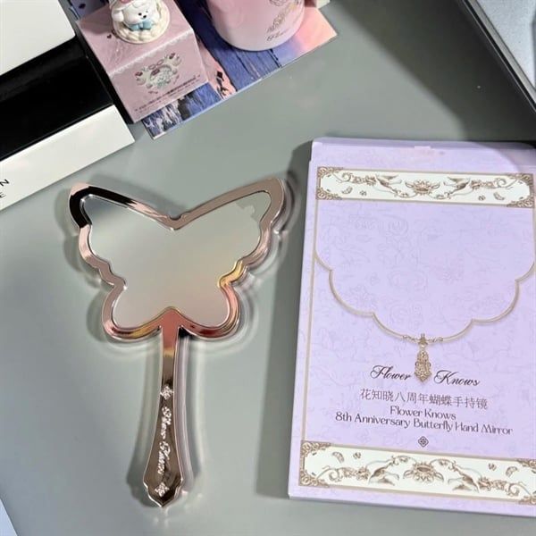 Gương cầm tay Flower Knows Butterfly 11.5 x 17cm