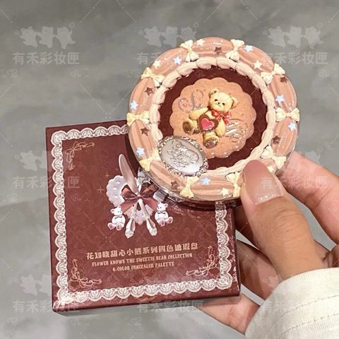 Bảng Che Khuyết Điểm 4 Ô Flower Knows The Sweetie Bear 6.4g