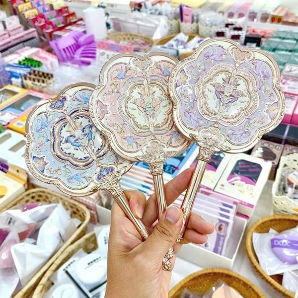 Gương cầm tay Butterfly Cloud Collar Flower Knows