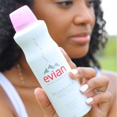 Xịt Khoáng Làm Dịu Và Cấp Ẩm Evian