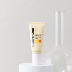 Kem chống nắng keo ong cấp ẩm cho da hỗn hợp thiên khô CNP Propolis Moisture Sun 50ml
