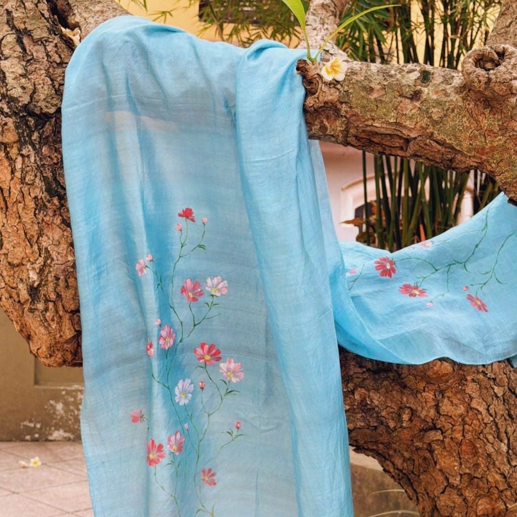 Khăn tơ lụa vẽ hoa