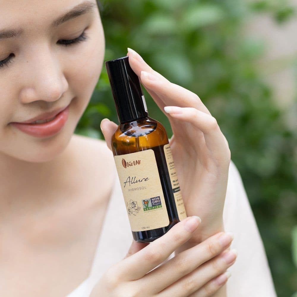 Toner Allure - Hoa dành dành, hoa bạch thiên hương