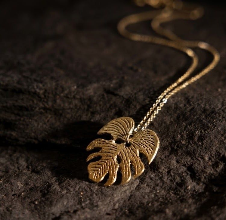 Dây chuyền đồng gò thủ công/ Artisan Hammered Brass Necklace