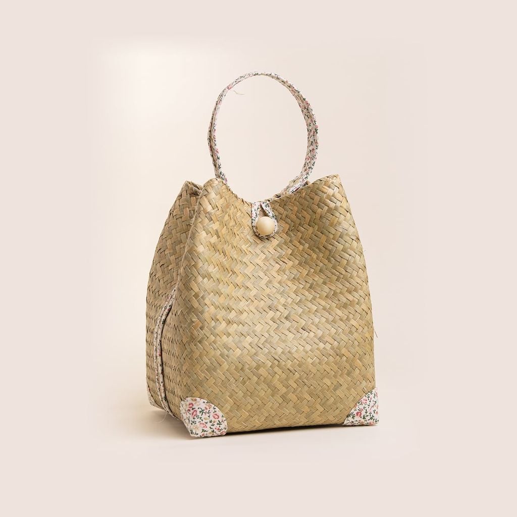 Túi đan tay cỏ bàng phối vải hoa, Huế / Seagrass floral handbag