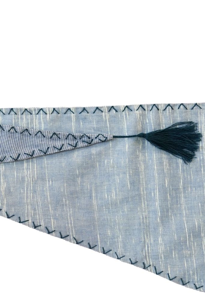 Khăn tam giác Hmong