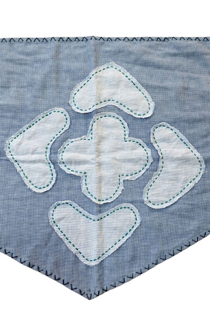 Khăn tam giác Hmong