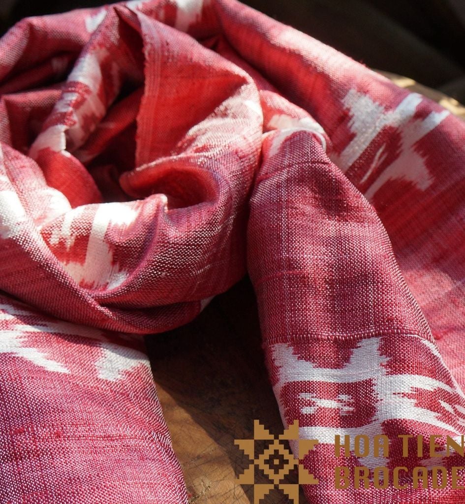 Khăn tơ Ikat, Hoa Tiến/ Hoa Tien Handwoven Ikat Silk Scar