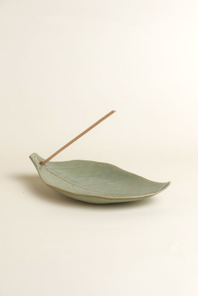 Đĩa lá gốm vuốt tay Bát Tràng