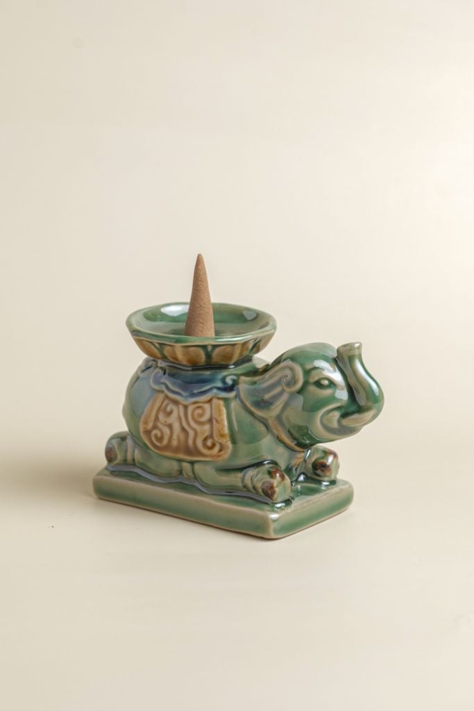 Voi gốm màu lục Hiên Vân