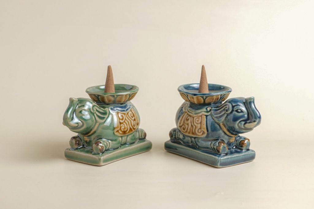 Voi gốm màu lục Hiên Vân