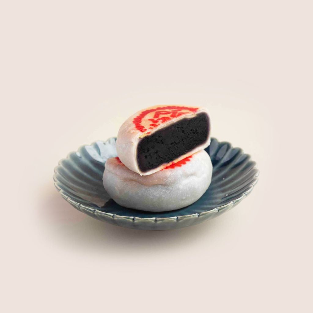 Pía Mè Đen, Vĩnh Xương/ Black sesame Pía, Vĩnh Xương