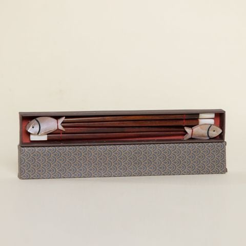 Bộ đũa Đuôi Trai