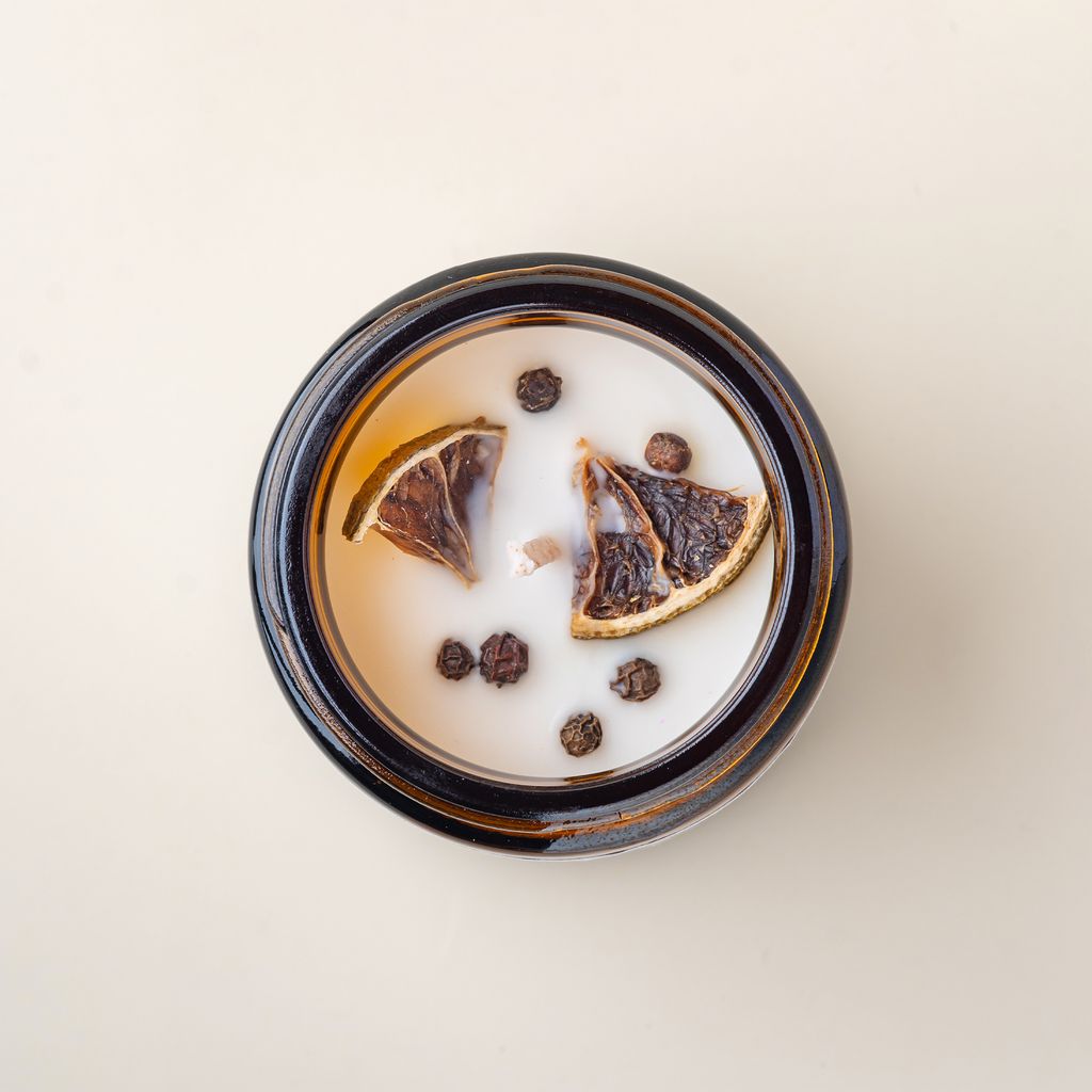 Nến thơm tiêu, chanh tươi 110ml