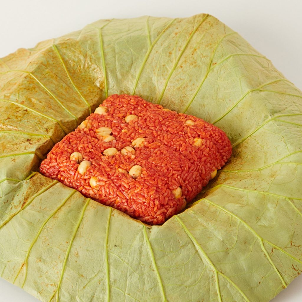 Xôi gấc lá sen nhà Hum