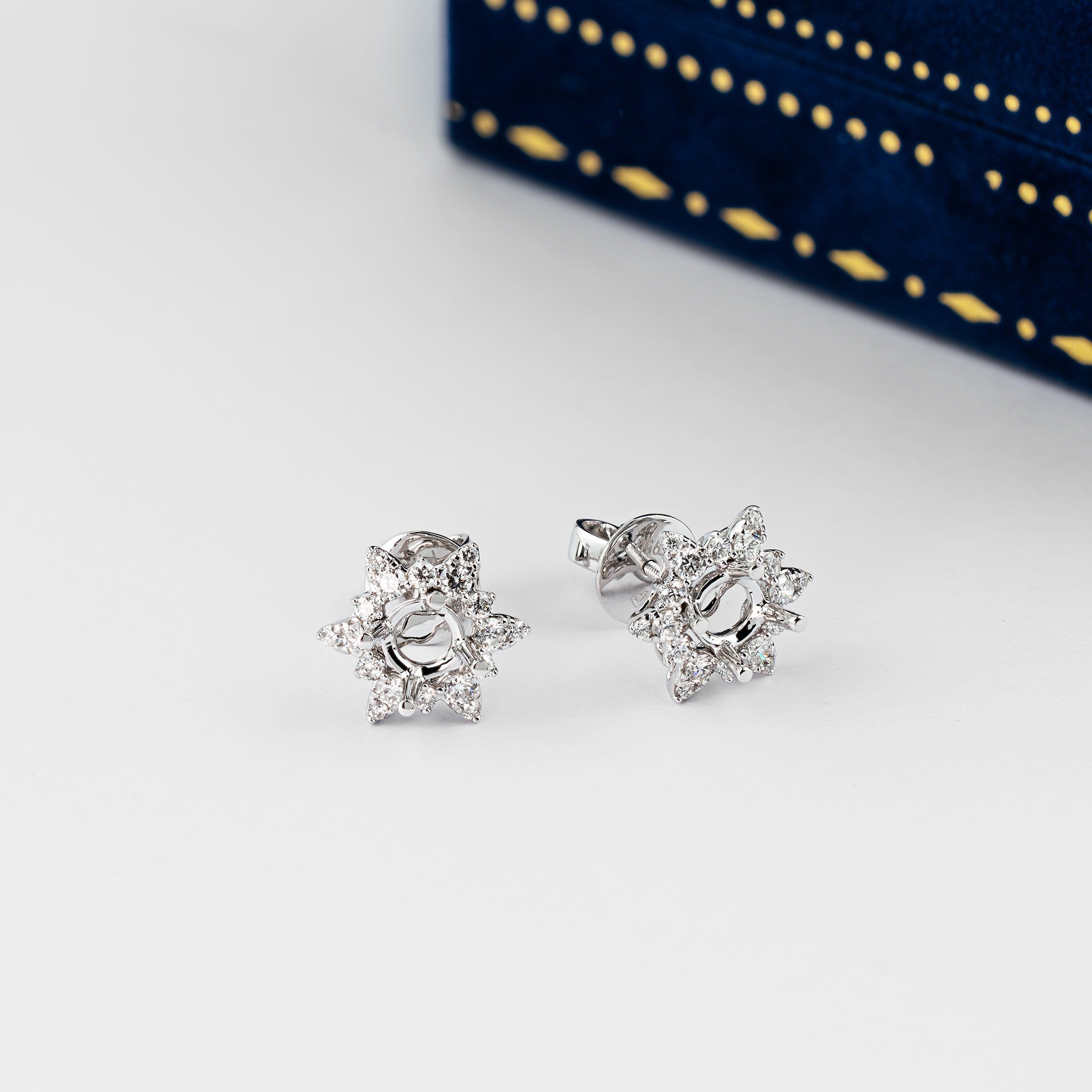 FLORAL SEMI-SET STUD EARRINGS