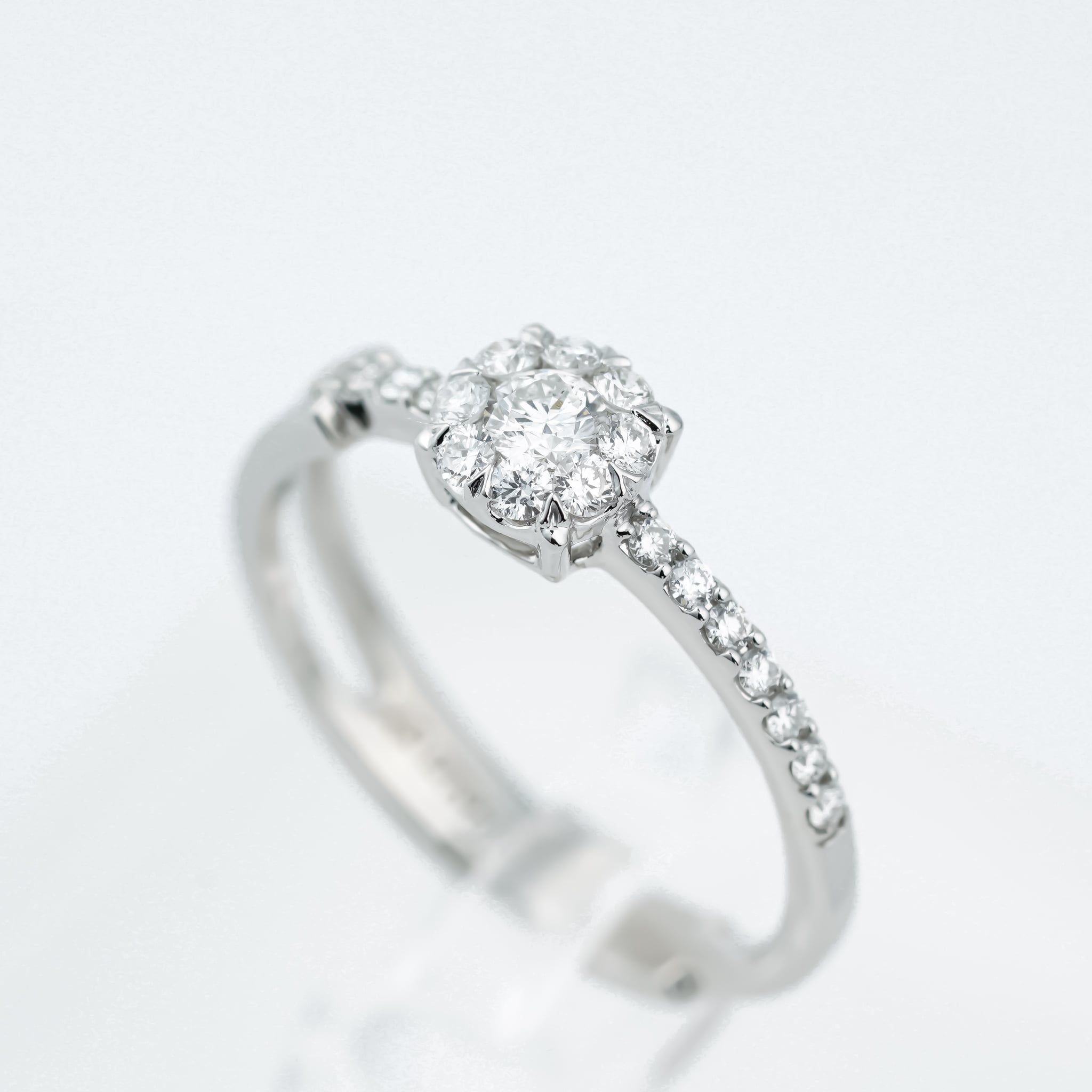 SPLIT SHOULDER CLUSTER RING