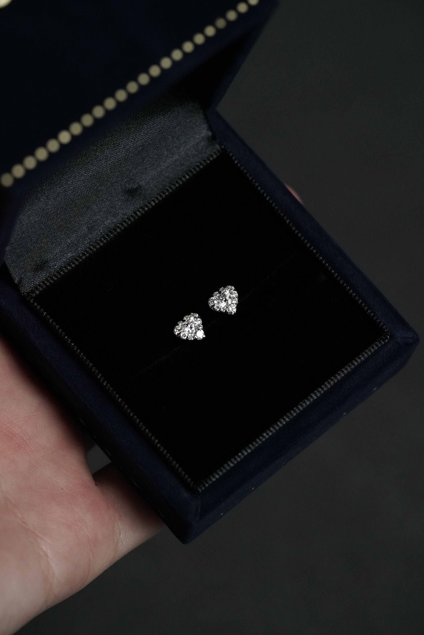 CLUSTER HEART STUD EARRINGS