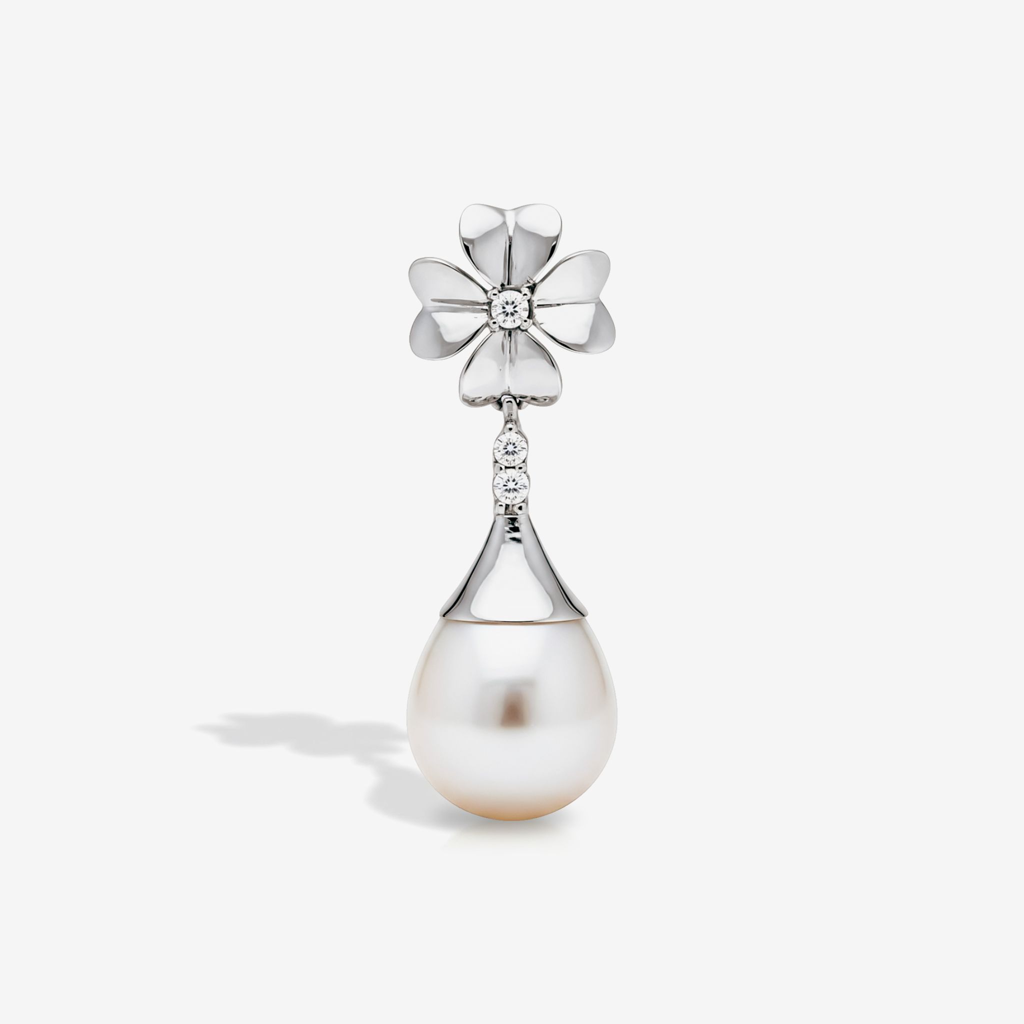 CLOVER DROP PEARL PENDANT